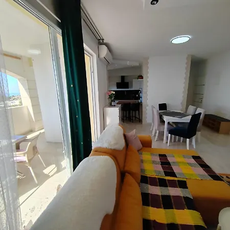 Maris * Makarska
