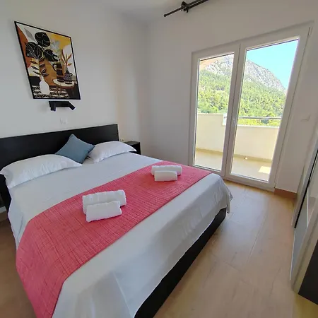 Maris Apartment *