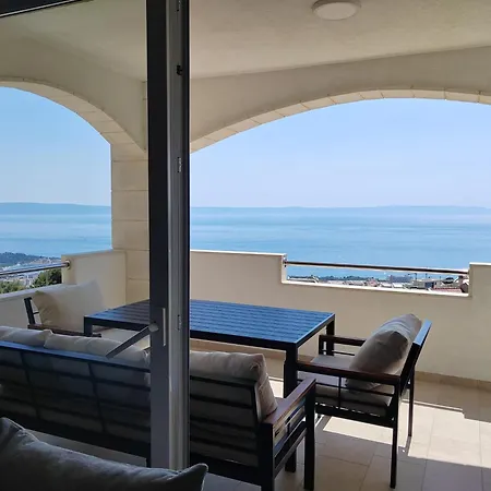 Maris アパート マカルスカ