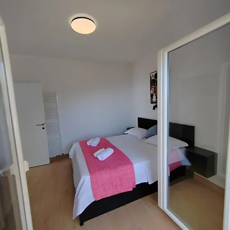 Maris マカルスカ