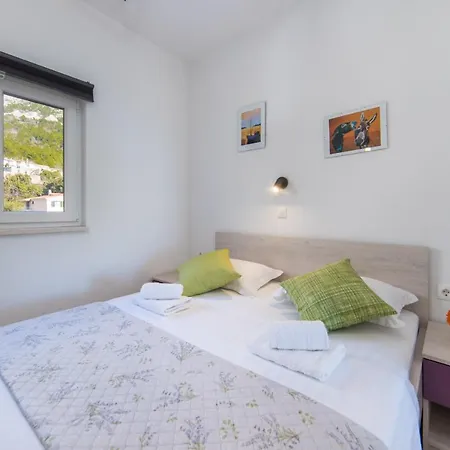 Maris Apartment *