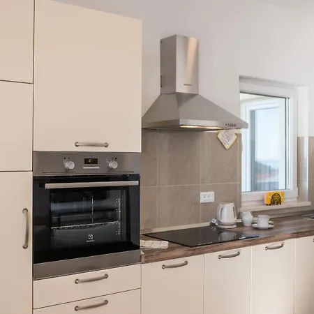 Maris Apartment