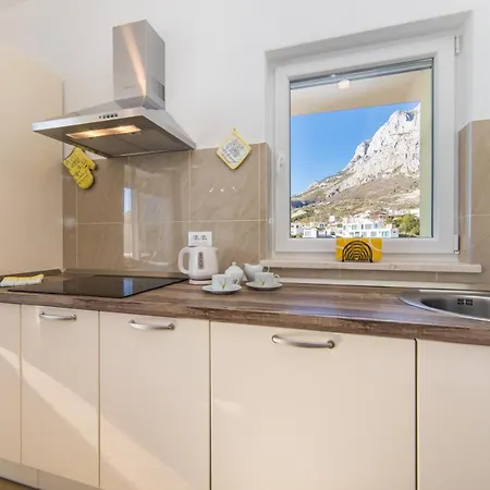 Maris Apartment *