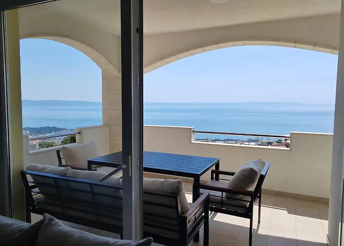 Maris Daire Makarska