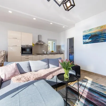 Maris דירה מאקרסקה